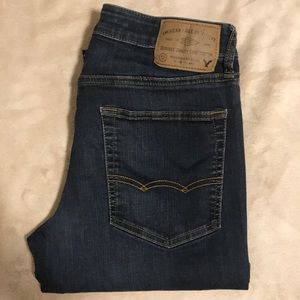 Navy blue AE ORIGINAL Straight Jeans. Size: 31x32